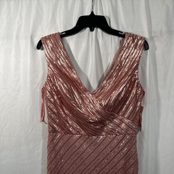 NWT $1395 Rene‎ Ruiz Collection [ 10 ] V-Neck Sequin Column Gown in Pink - Picture 5 of 15